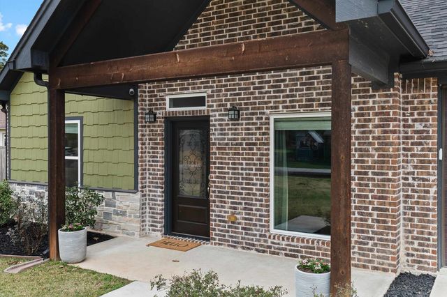 192 N Pinewood DR, Carthage, TX 75633