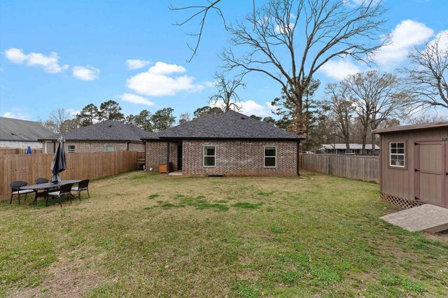 192 N Pinewood DR, Carthage, TX 75633