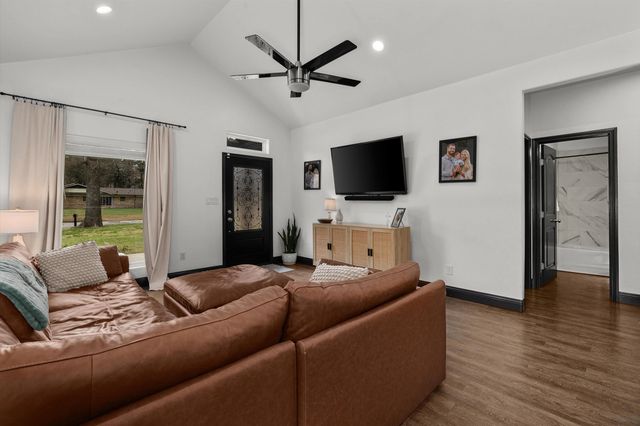 192 N Pinewood DR, Carthage, TX 75633