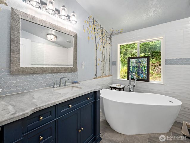 5220 Lakeside Drive, Langley, WA 98260