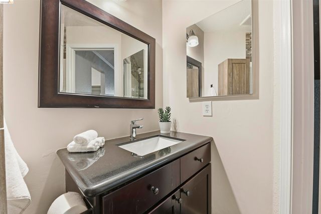 535 Pierce 5203, Albany, CA 94706