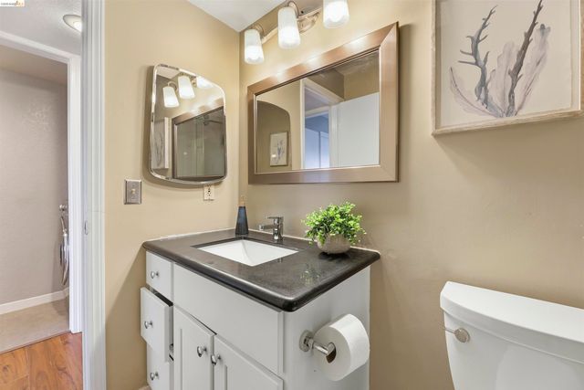 535 Pierce 5203, Albany, CA 94706