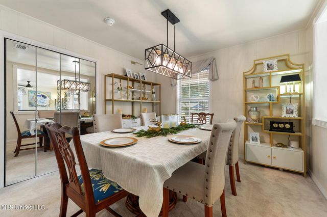 5236 N Shore Circle, Moss Point, MS 39563