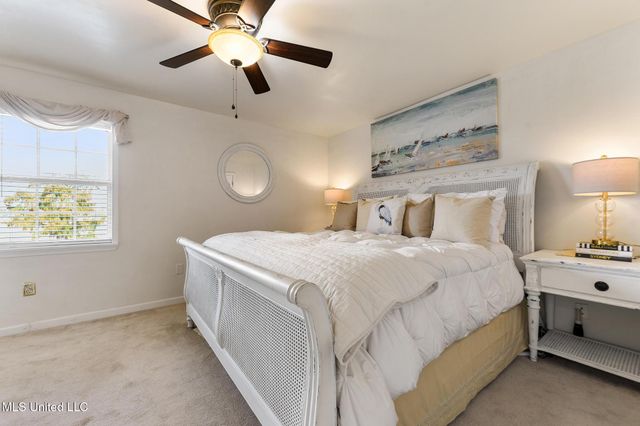 5236 N Shore Circle, Moss Point, MS 39563