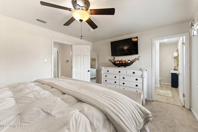 5236 N Shore Circle, Moss Point, MS 39563