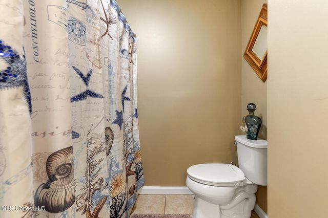 5236 N Shore Circle, Moss Point, MS 39563