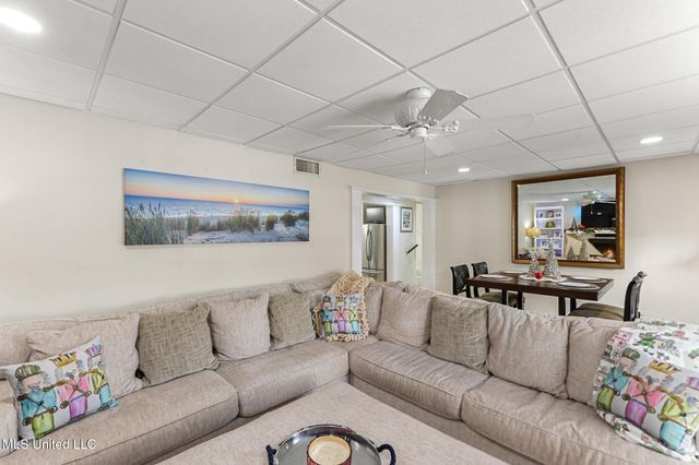 5236 N Shore Circle, Moss Point, MS 39563