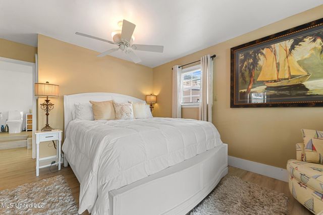 5236 N Shore Circle, Moss Point, MS 39563