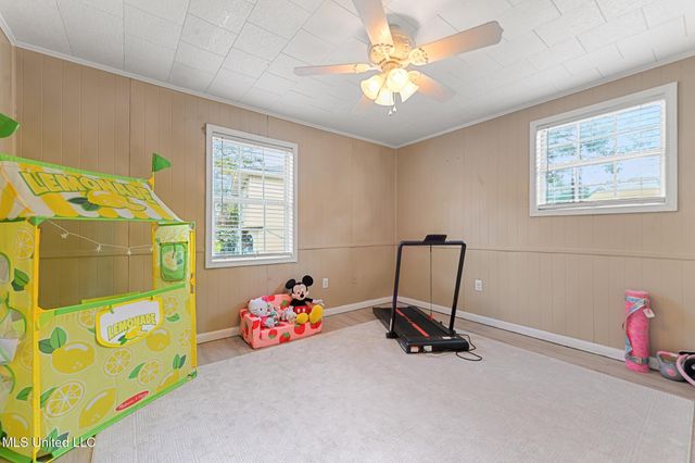 5236 N Shore Circle, Moss Point, MS 39563