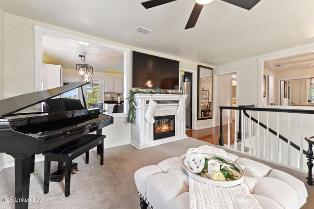 5236 N Shore Circle, Moss Point, MS 39563