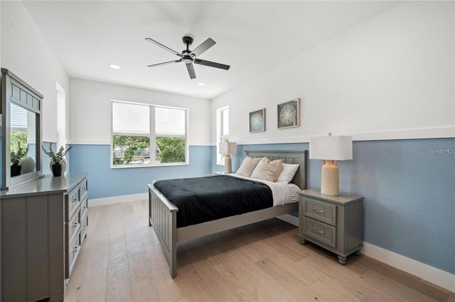 1647 SIESTA DRIVE, Sarasota, FL 34239