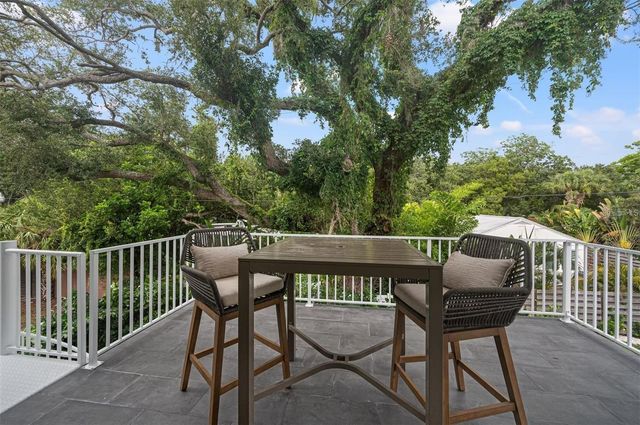 1647 SIESTA DRIVE, Sarasota, FL 34239