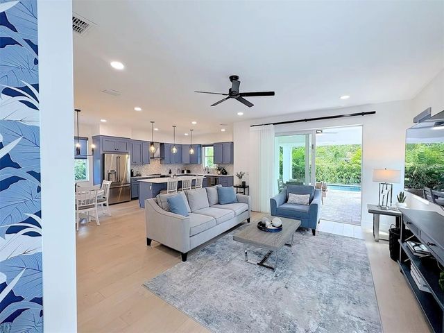 1647 SIESTA DRIVE, Sarasota, FL 34239