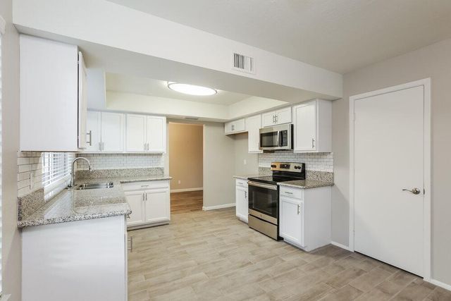 1635 E Apollo Road, Phoenix, AZ 85042