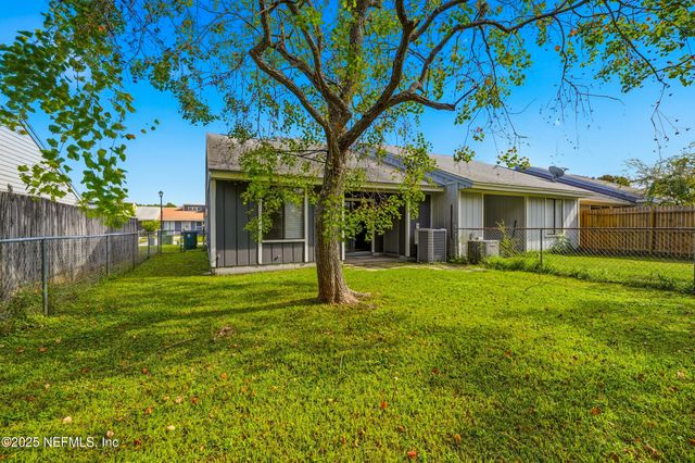 2424 SEABURY Place N, Jacksonville, FL 32246