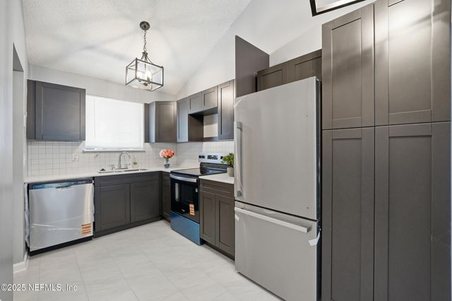 2424 SEABURY Place N, Jacksonville, FL 32246