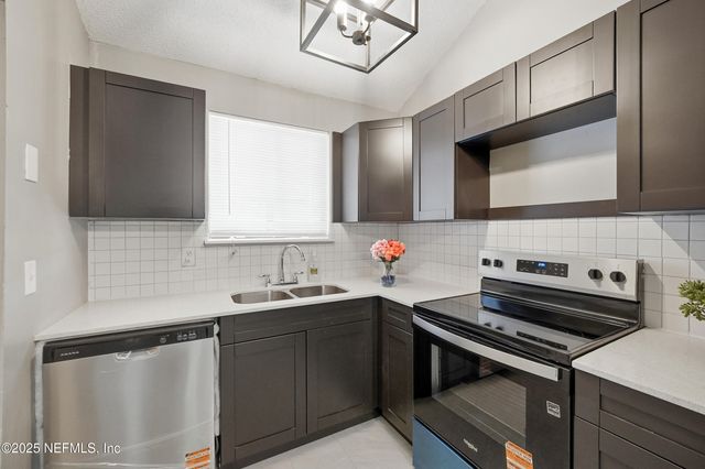 2424 SEABURY Place N, Jacksonville, FL 32246