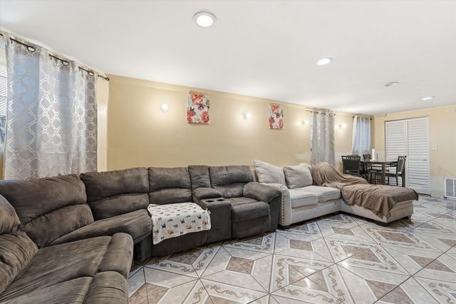 5106 W Fulton Street, Chicago, IL 60644