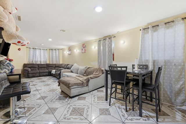 5106 W Fulton Street, Chicago, IL 60644