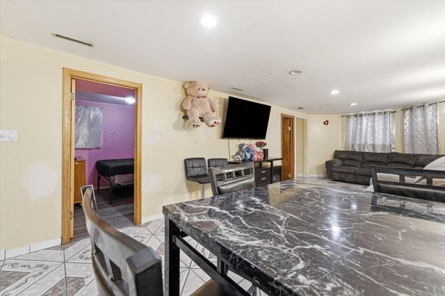 5106 W Fulton Street, Chicago, IL 60644