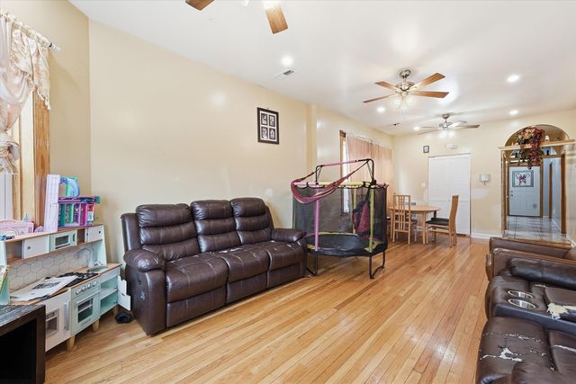 5106 W Fulton Street, Chicago, IL 60644