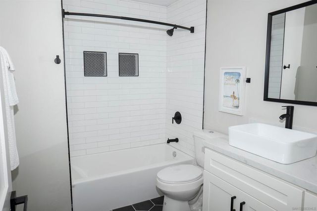 5548 Riley St, San Diego, CA 92110