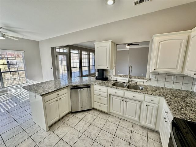 3908 SW Hawthorne Street, Bentonville, AR 72712