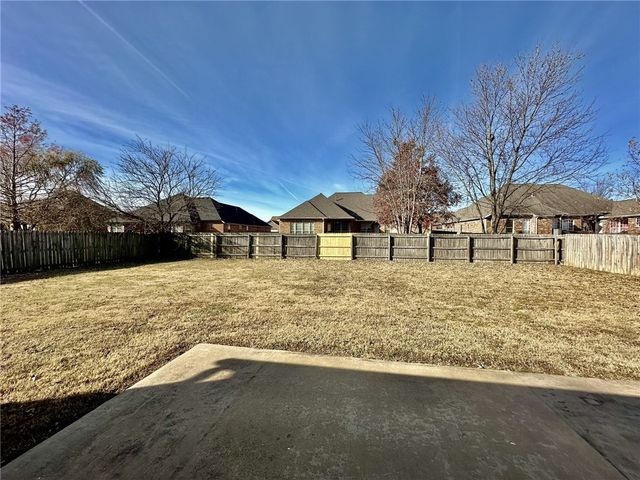 3908 SW Hawthorne Street, Bentonville, AR 72712