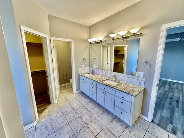 3908 SW Hawthorne Street, Bentonville, AR 72712