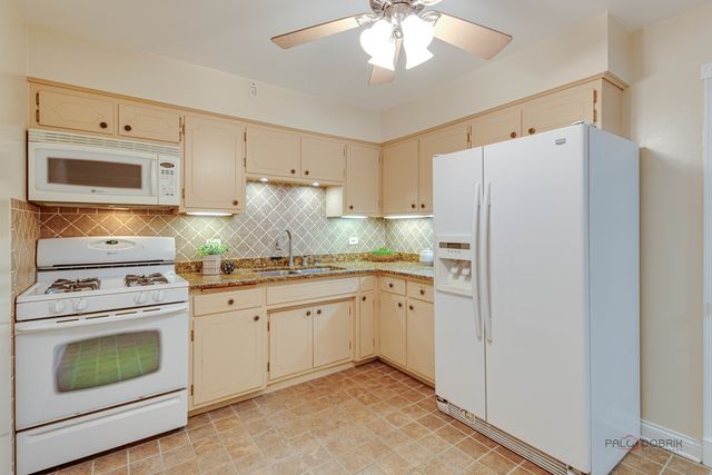 3161 Paris Avenue 103, River Grove, IL 60171