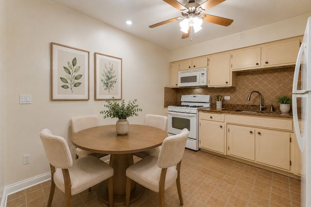 3161 Paris Avenue 103, River Grove, IL 60171