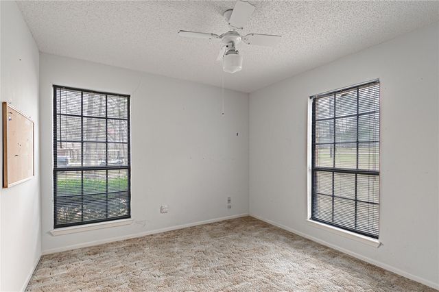 52 Briar Meadow Street, Huntsville, TX 77320