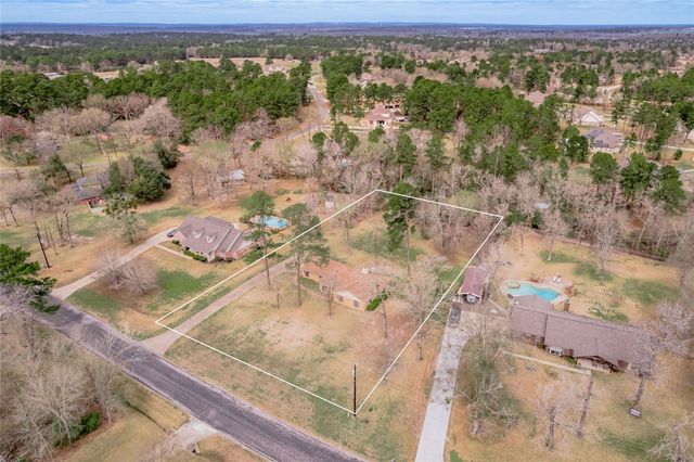 52 Briar Meadow Street, Huntsville, TX 77320