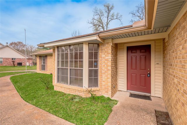 52 Briar Meadow Street, Huntsville, TX 77320