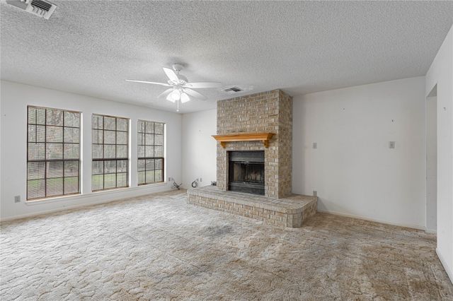 52 Briar Meadow Street, Huntsville, TX 77320