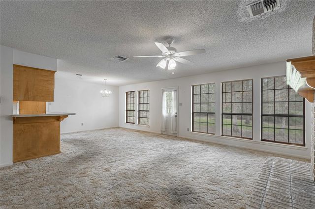 52 Briar Meadow Street, Huntsville, TX 77320