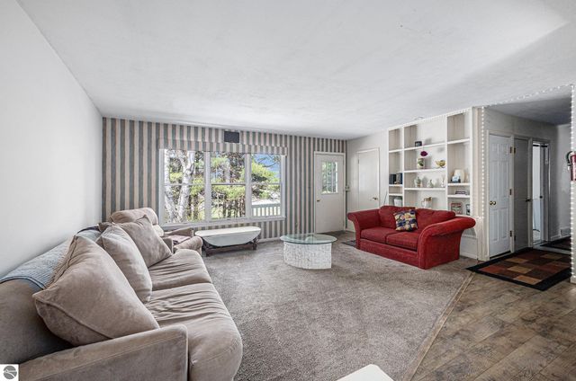 2514 N West Silver Lake Road, Traverse City, MI 49685