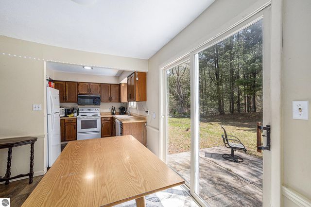 2514 N West Silver Lake Road, Traverse City, MI 49685