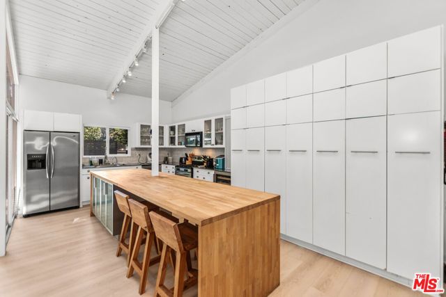 2149 Basil Lane, Los Angeles, CA 90077