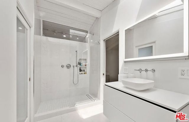 2149 Basil Lane, Los Angeles, CA 90077