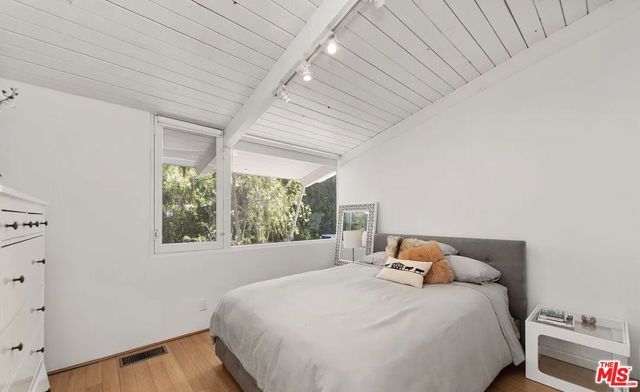 2149 Basil Lane, Los Angeles, CA 90077