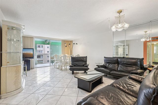 319 NE 14th Ave 501, Hallandale Beach, FL 33009