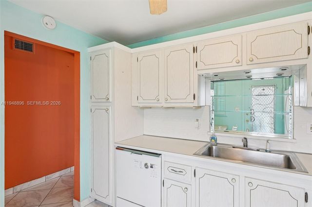 319 NE 14th Ave 501, Hallandale Beach, FL 33009