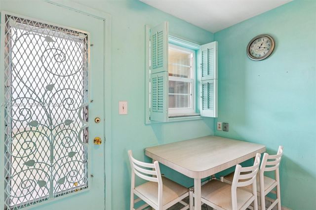 319 NE 14th Ave 501, Hallandale Beach, FL 33009