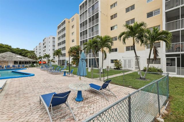 319 NE 14th Ave 501, Hallandale Beach, FL 33009