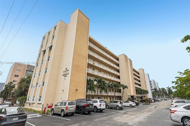 319 NE 14th Ave 501, Hallandale Beach, FL 33009