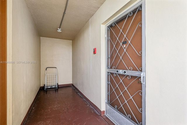 319 NE 14th Ave 501, Hallandale Beach, FL 33009