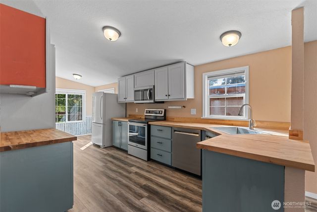 2524 NE J Street, East Wenatchee, WA 98802