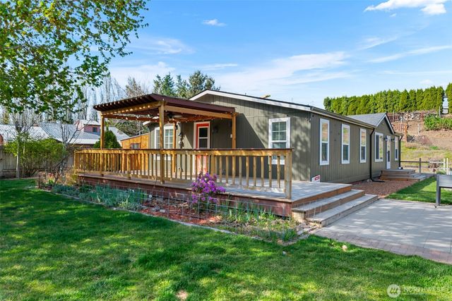 2524 NE J Street, East Wenatchee, WA 98802