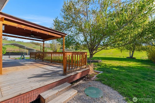 2524 NE J Street, East Wenatchee, WA 98802